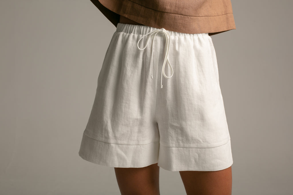 Shorts / Milk White